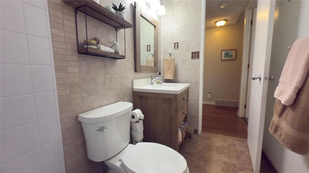 83 Manorview Close