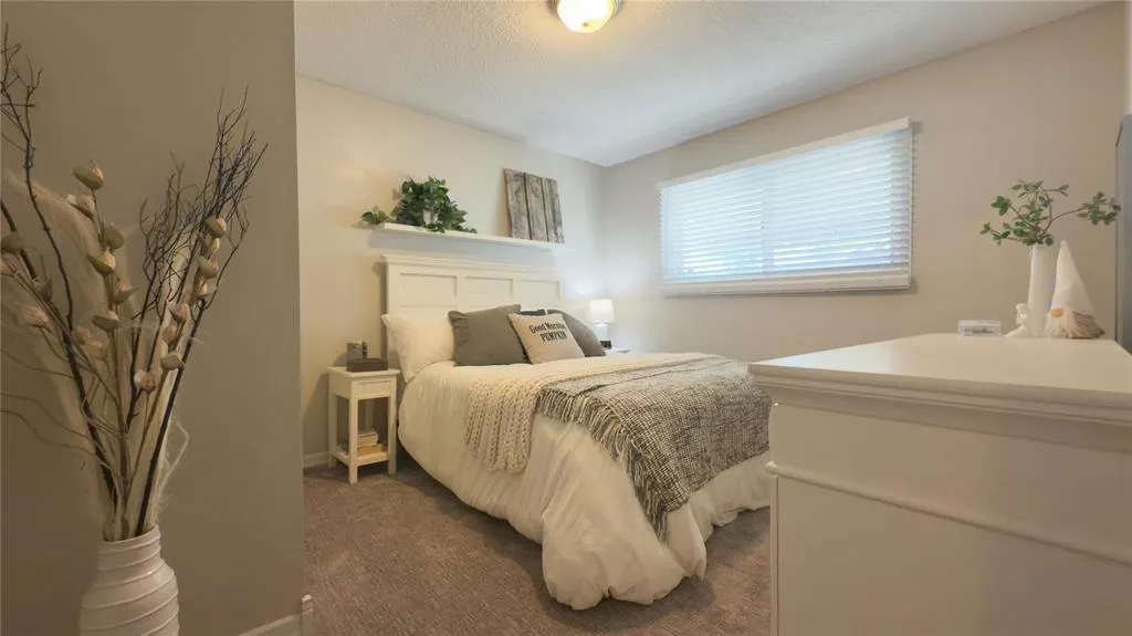 83 Manorview Close