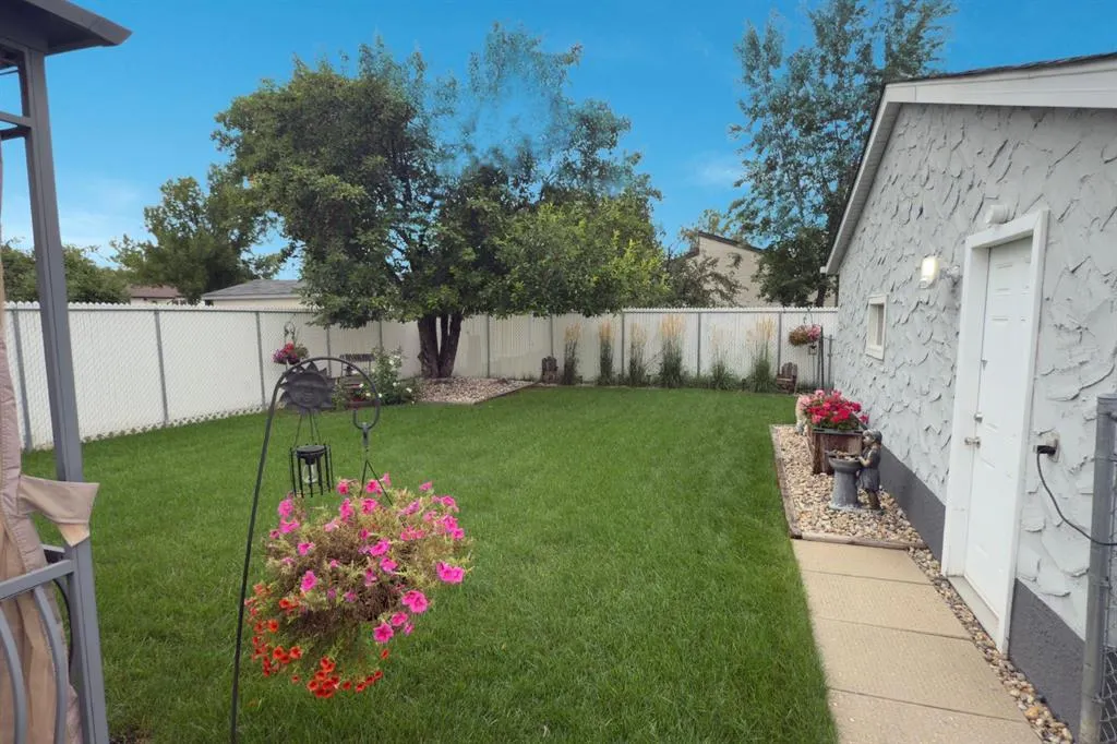 83 Manorview Close
