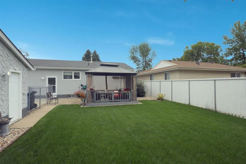 83 Manorview Close