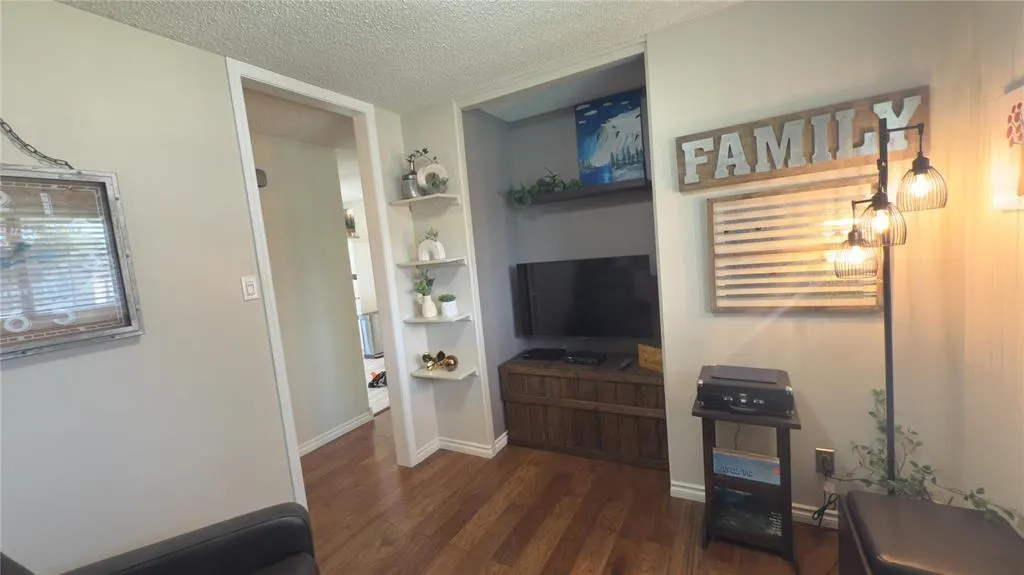 83 Manorview Close