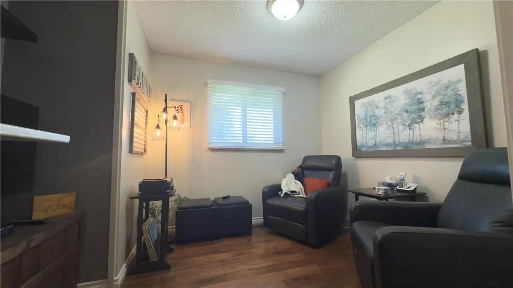 83 Manorview Close