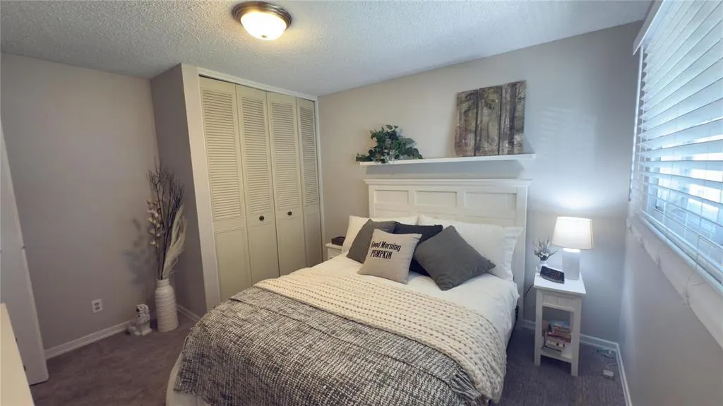 83 Manorview Close