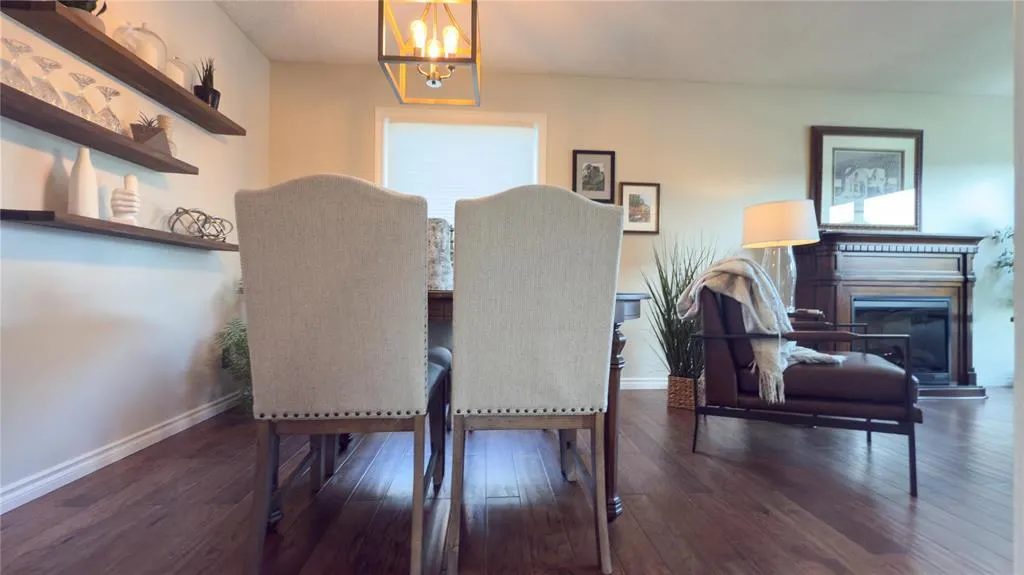 83 Manorview Close