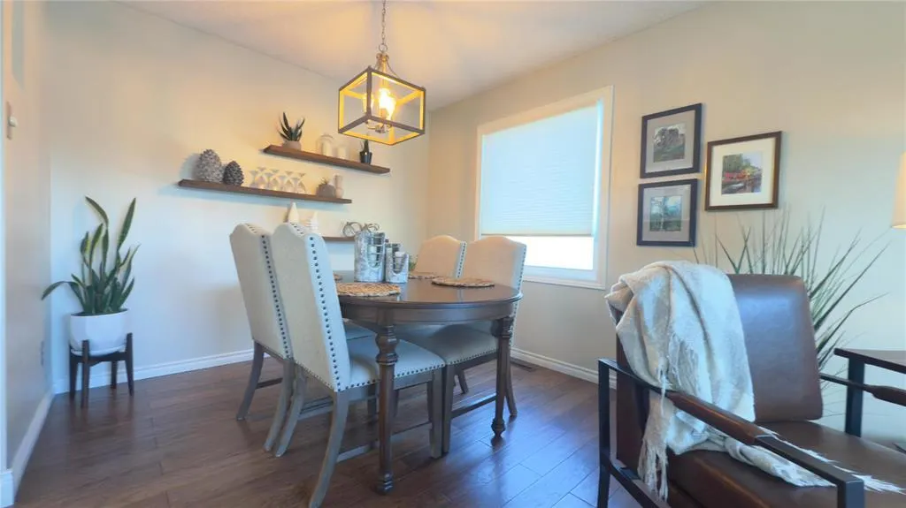 83 Manorview Close