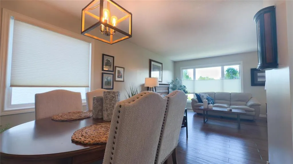 83 Manorview Close