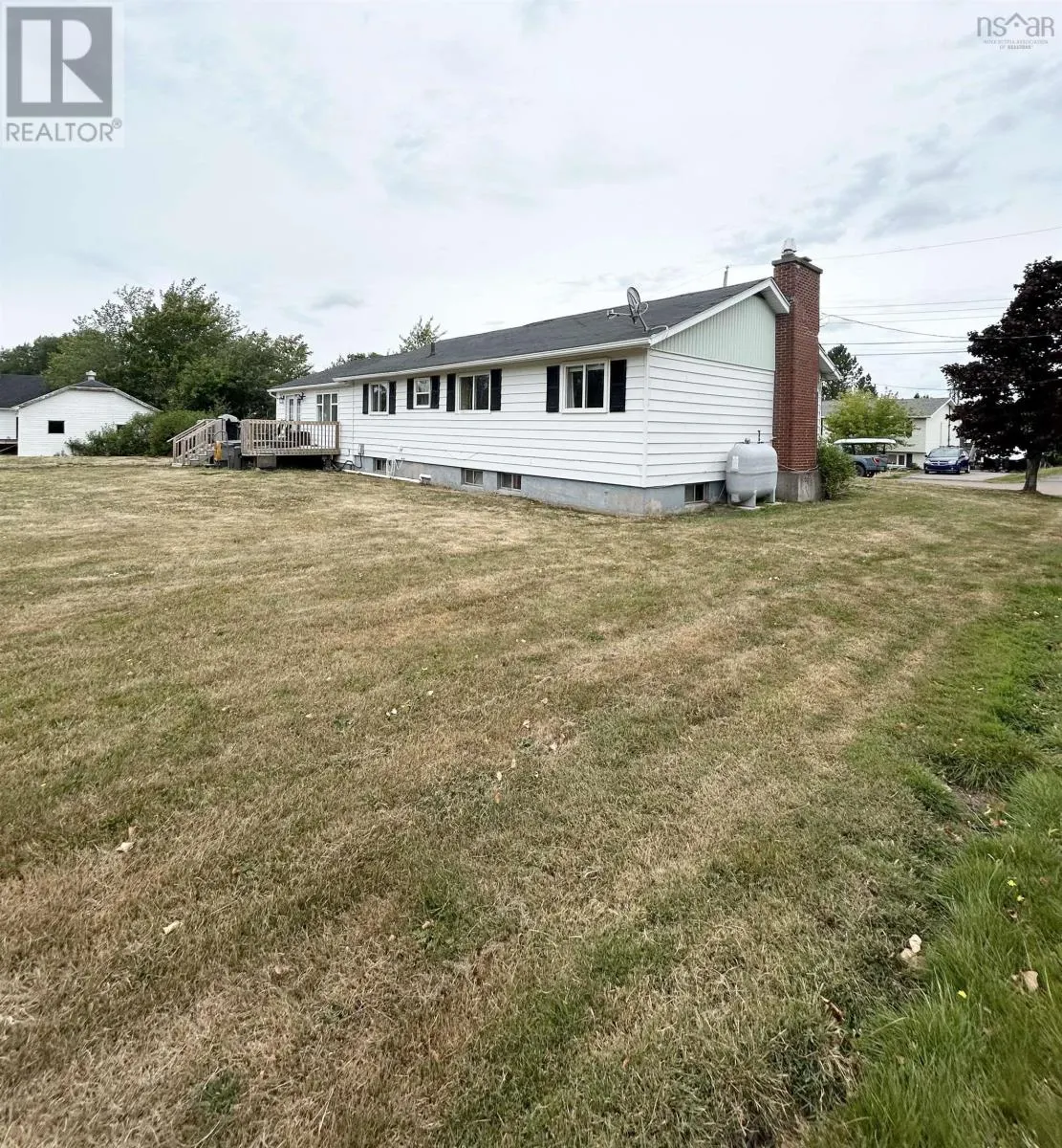 8 Smith Avenue