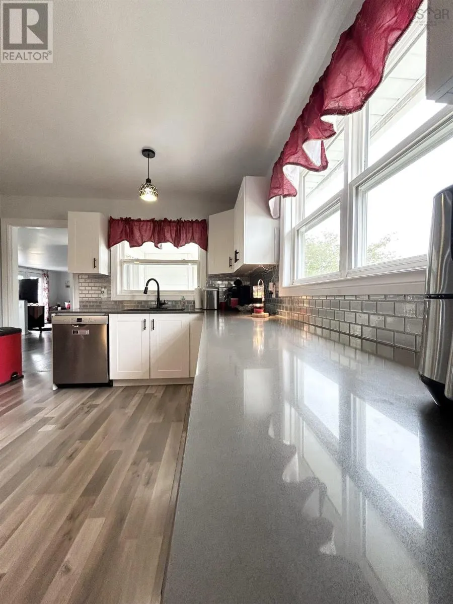8 Smith Avenue