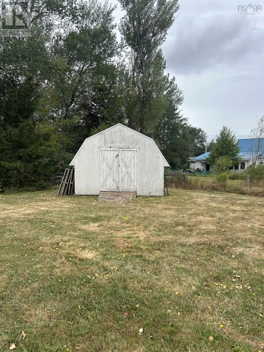 8 Smith Avenue