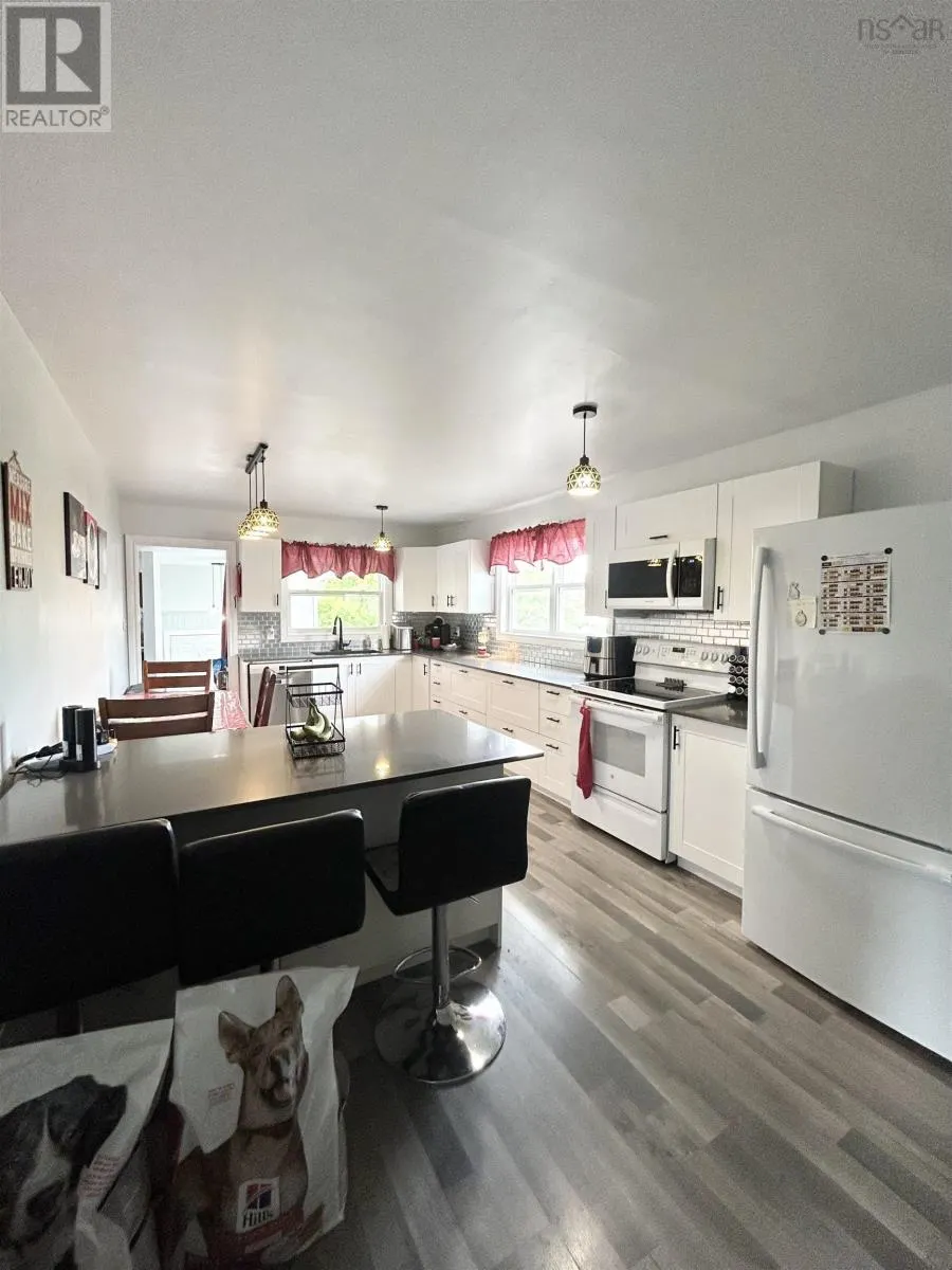 8 Smith Avenue