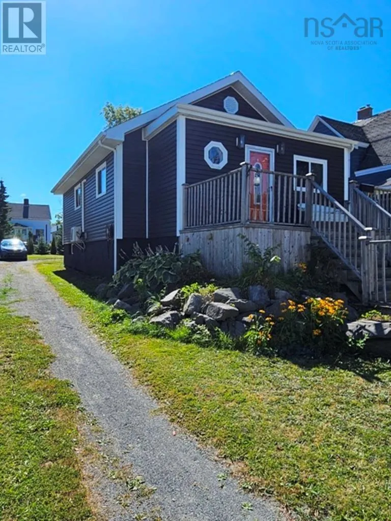 366 Whitney Avenue
