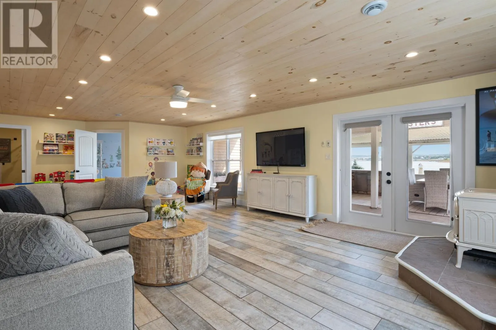 59 River View Crescent