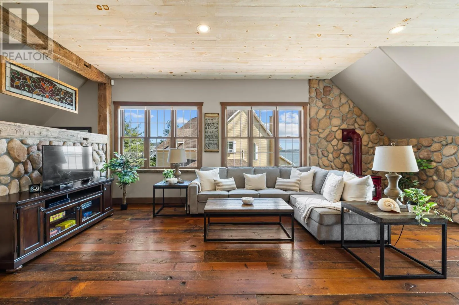 59 River View Crescent