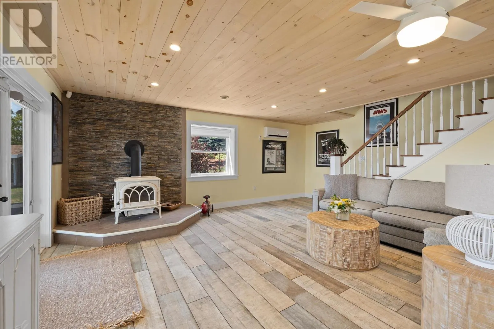 59 River View Crescent