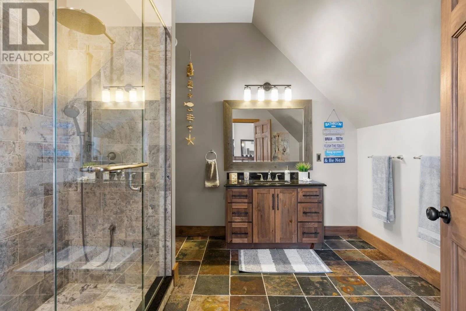 59 River View Crescent