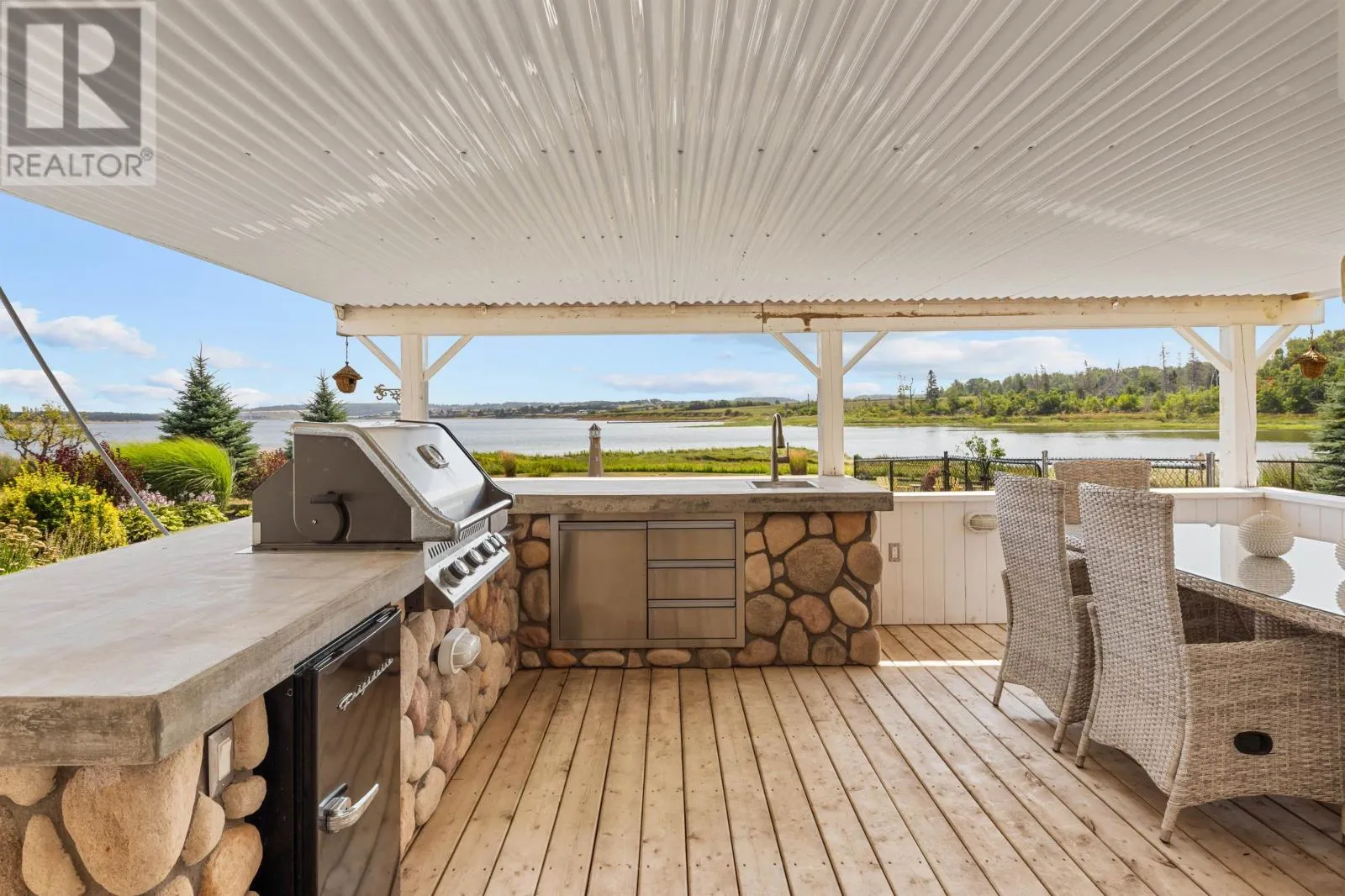 59 River View Crescent
