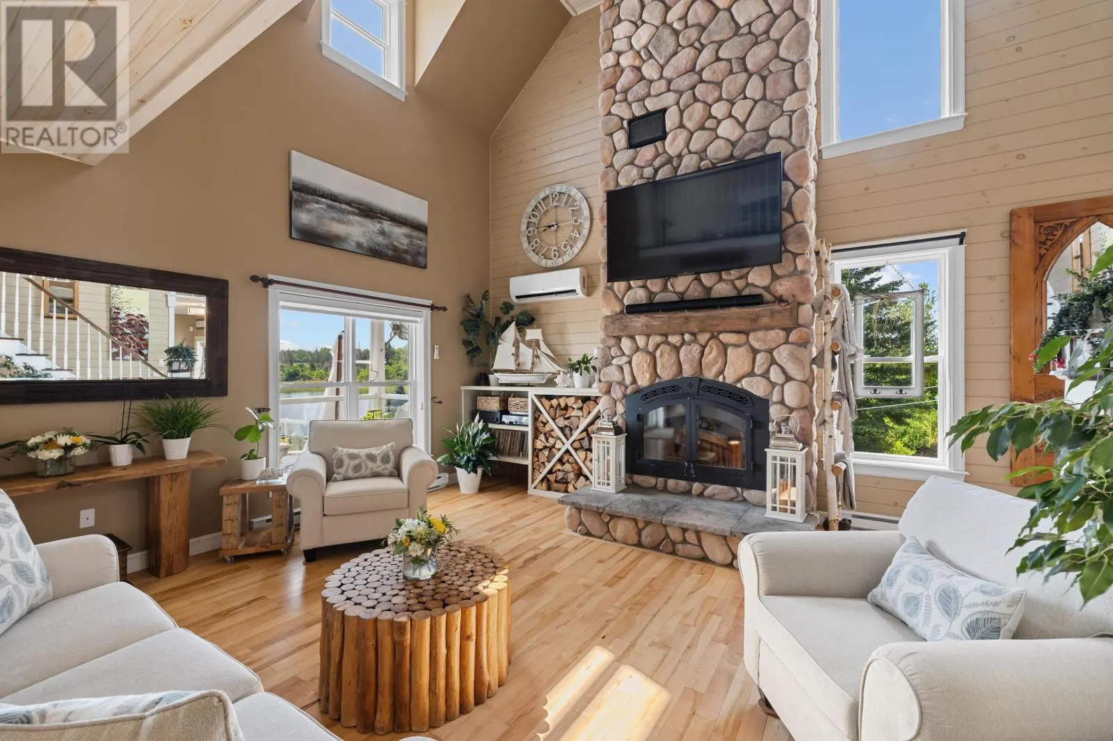 59 River View Crescent