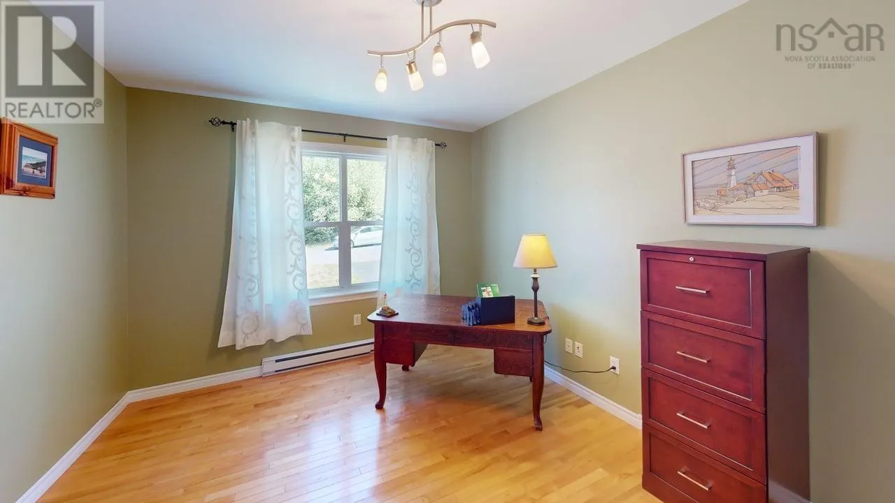 180 Birchview Crescent