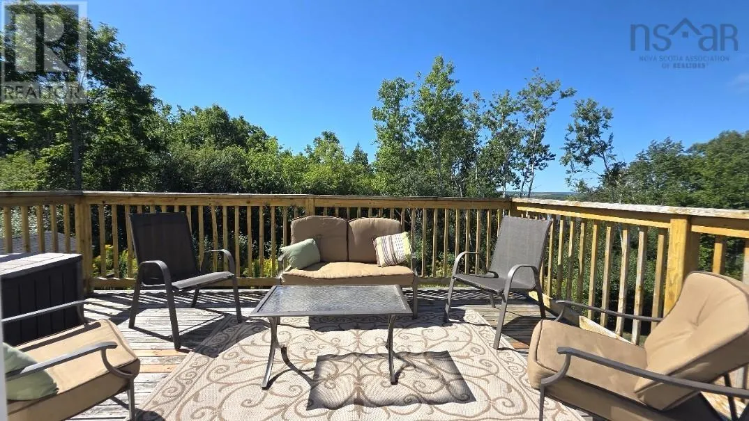 180 Birchview Crescent