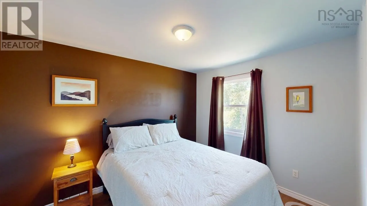 180 Birchview Crescent