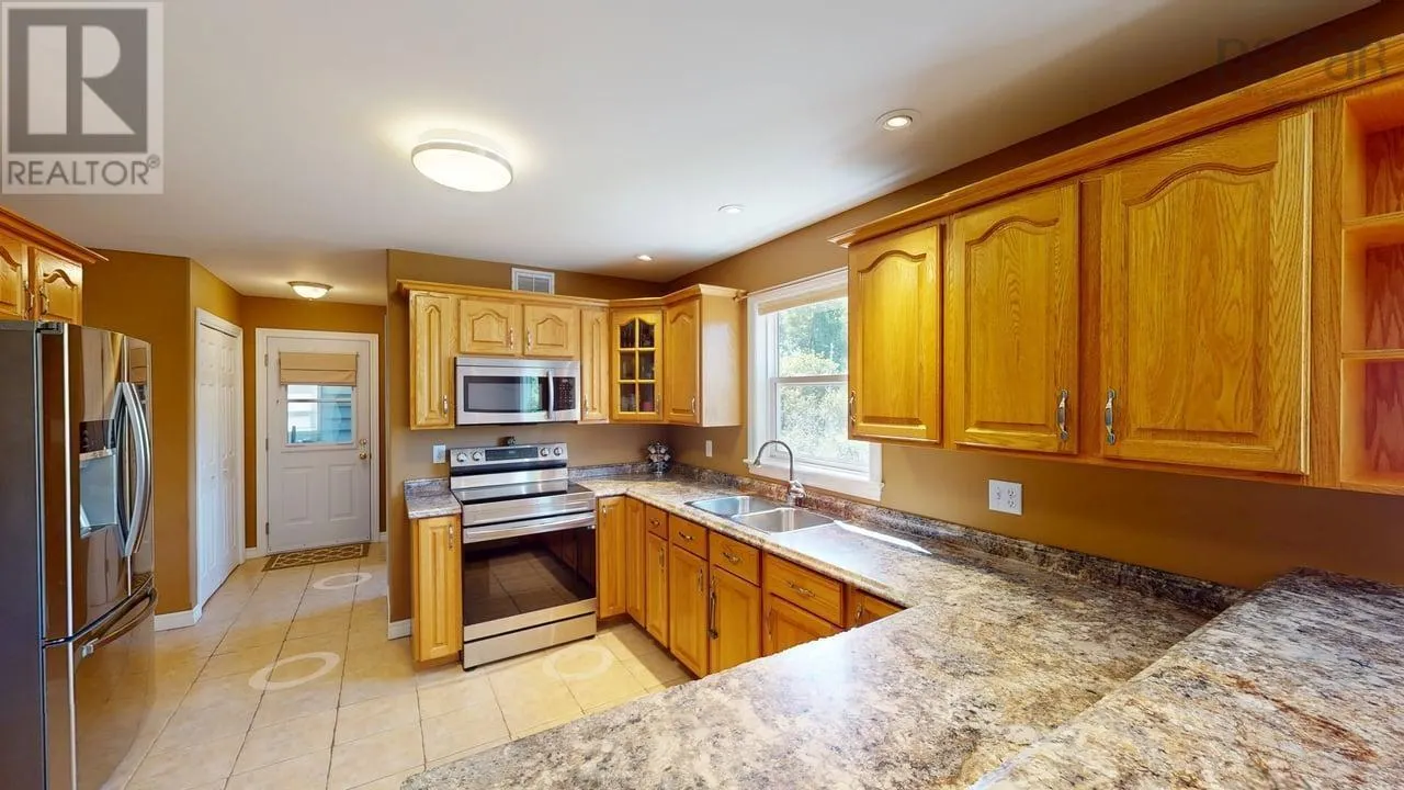 180 Birchview Crescent