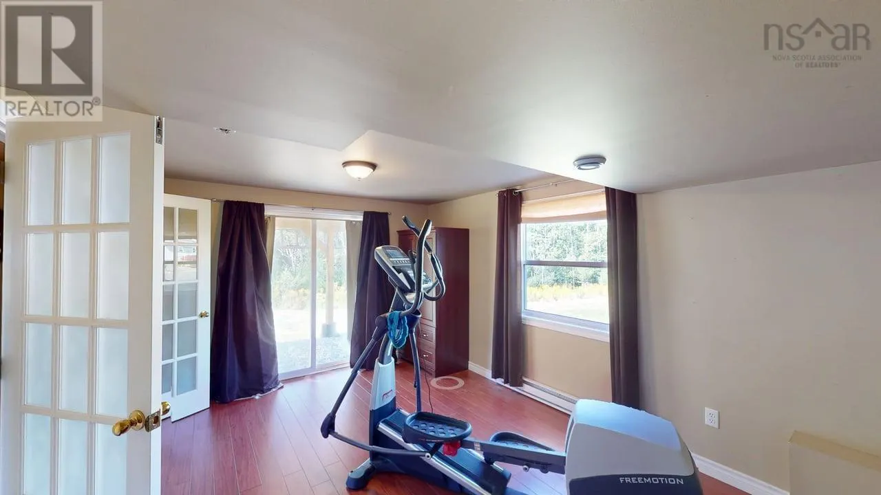 180 Birchview Crescent