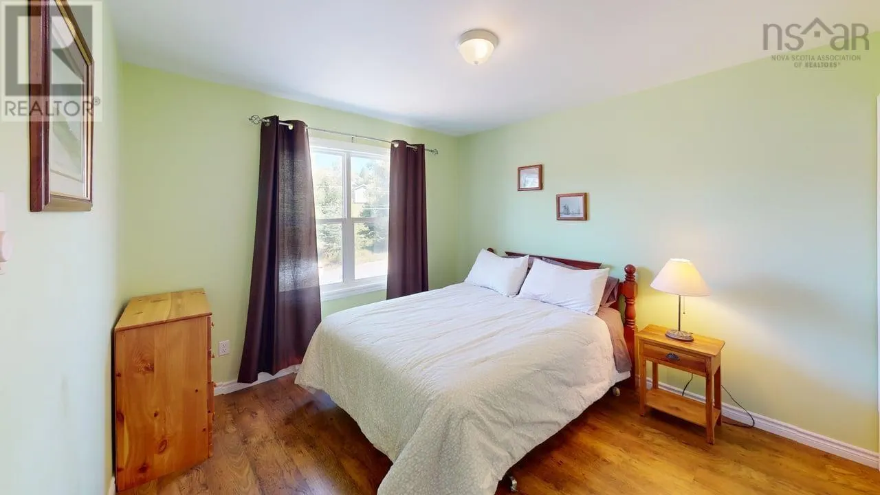 180 Birchview Crescent