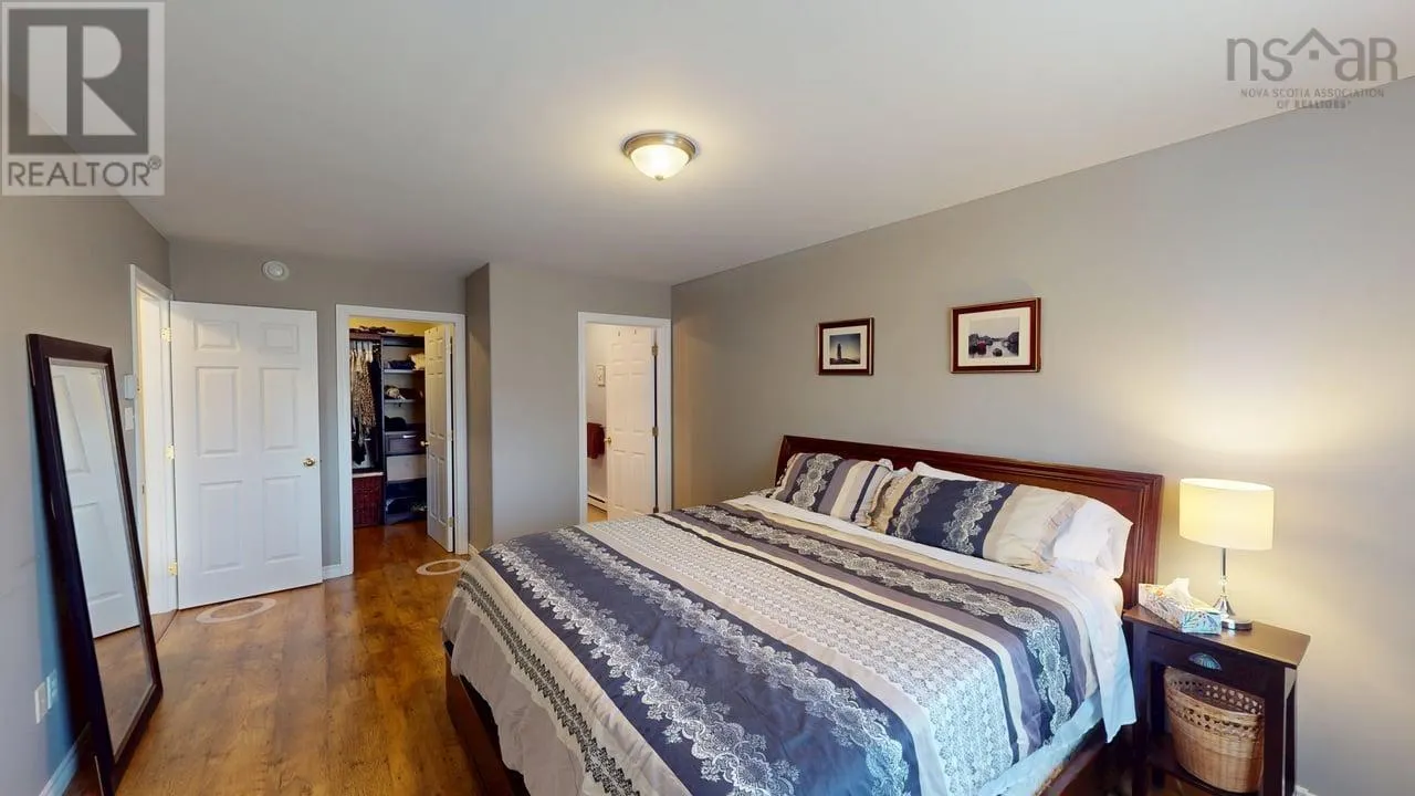 180 Birchview Crescent