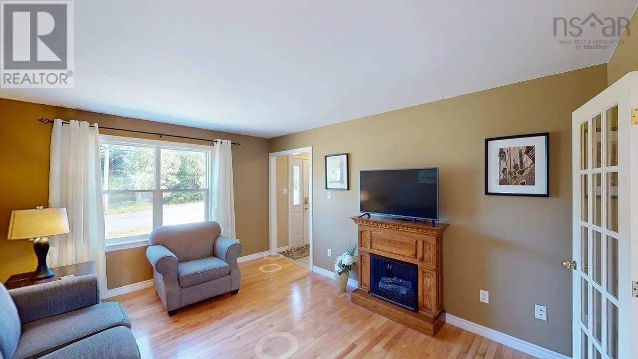 180 Birchview Crescent