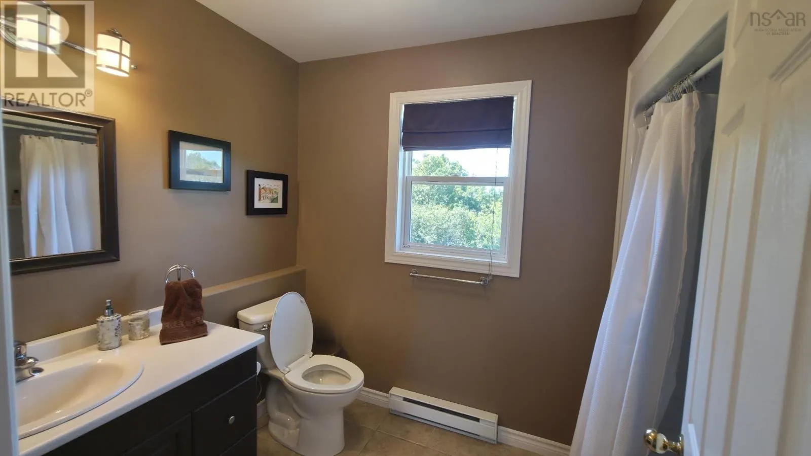 180 Birchview Crescent