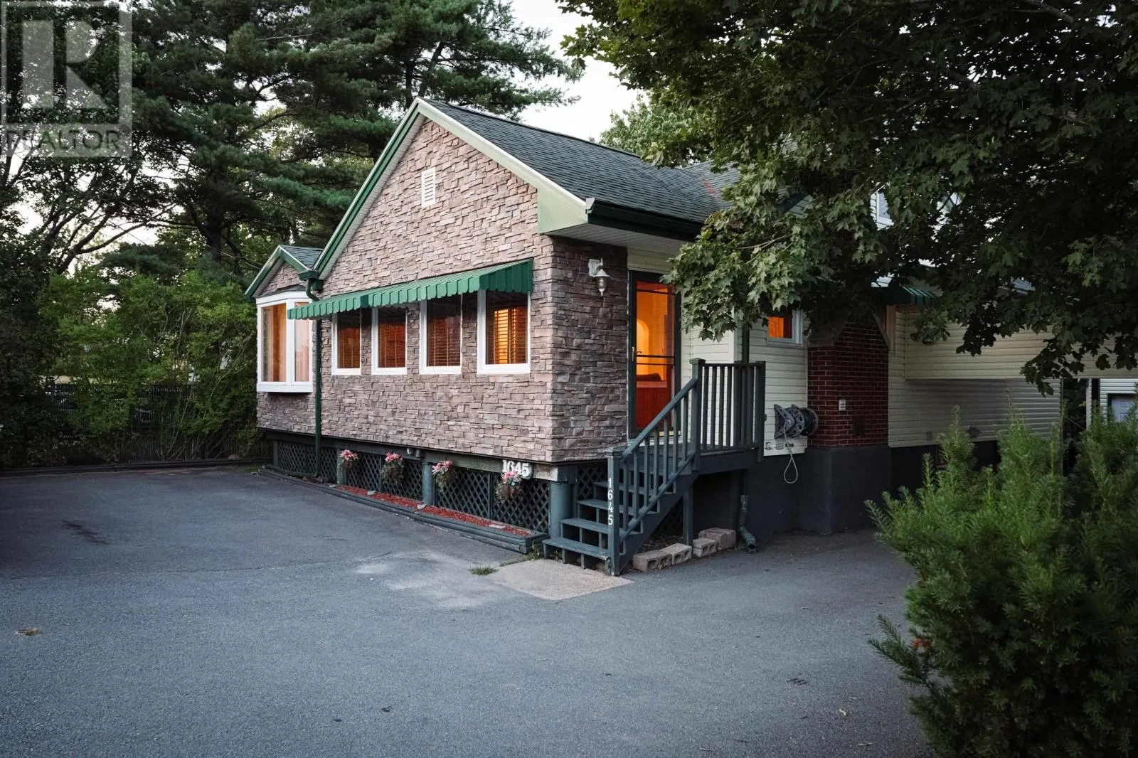 1645 St. Margaret's Bay Road