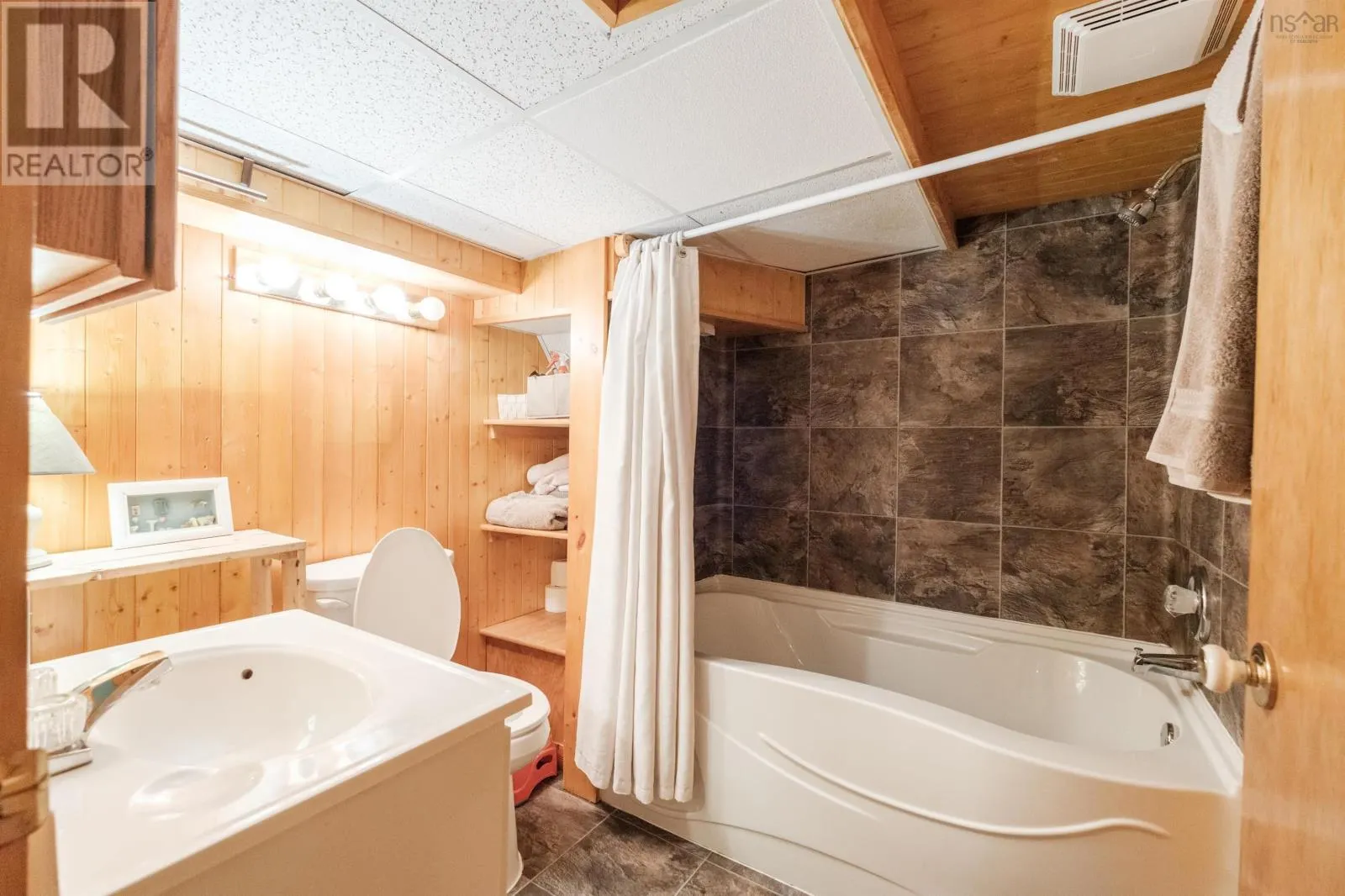1645 St. Margaret's Bay Road