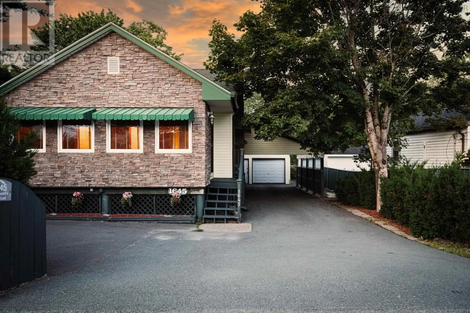 1645 St. Margaret's Bay Road