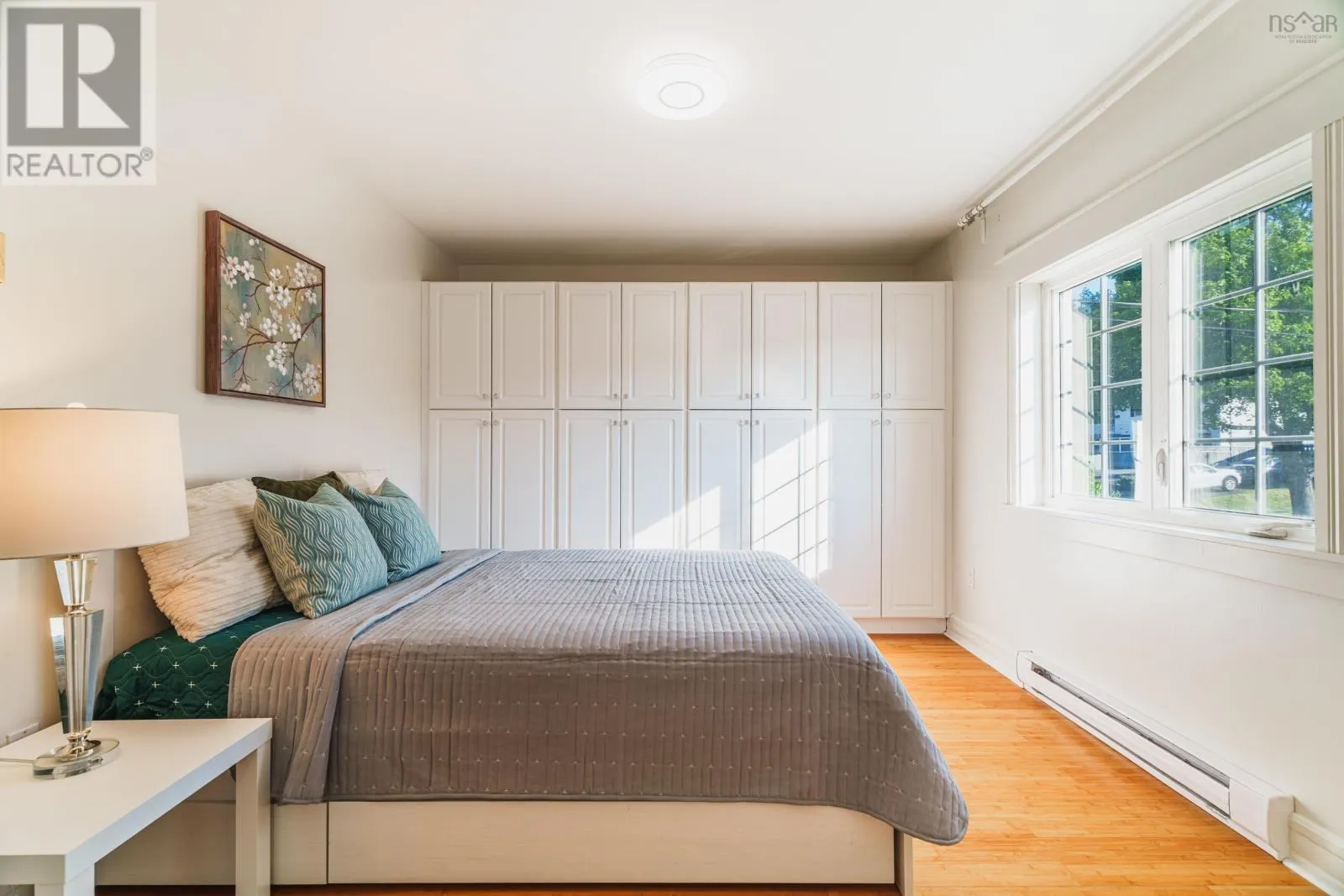 11 Laurentian Drive