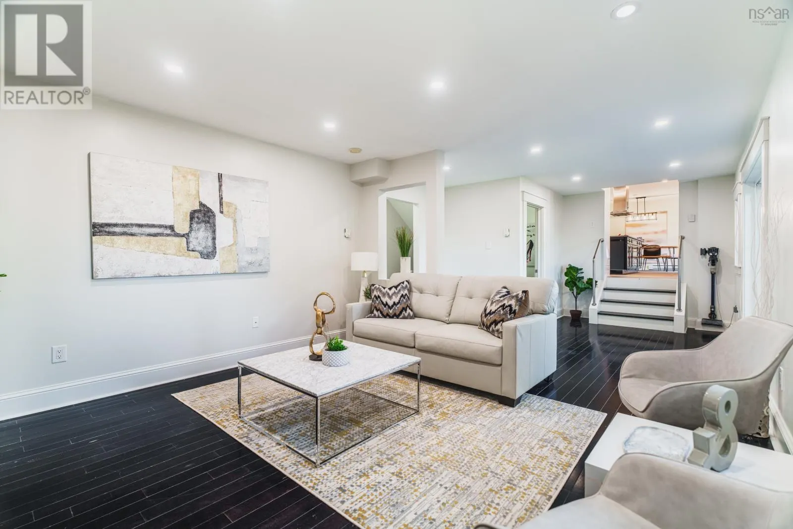 11 Laurentian Drive