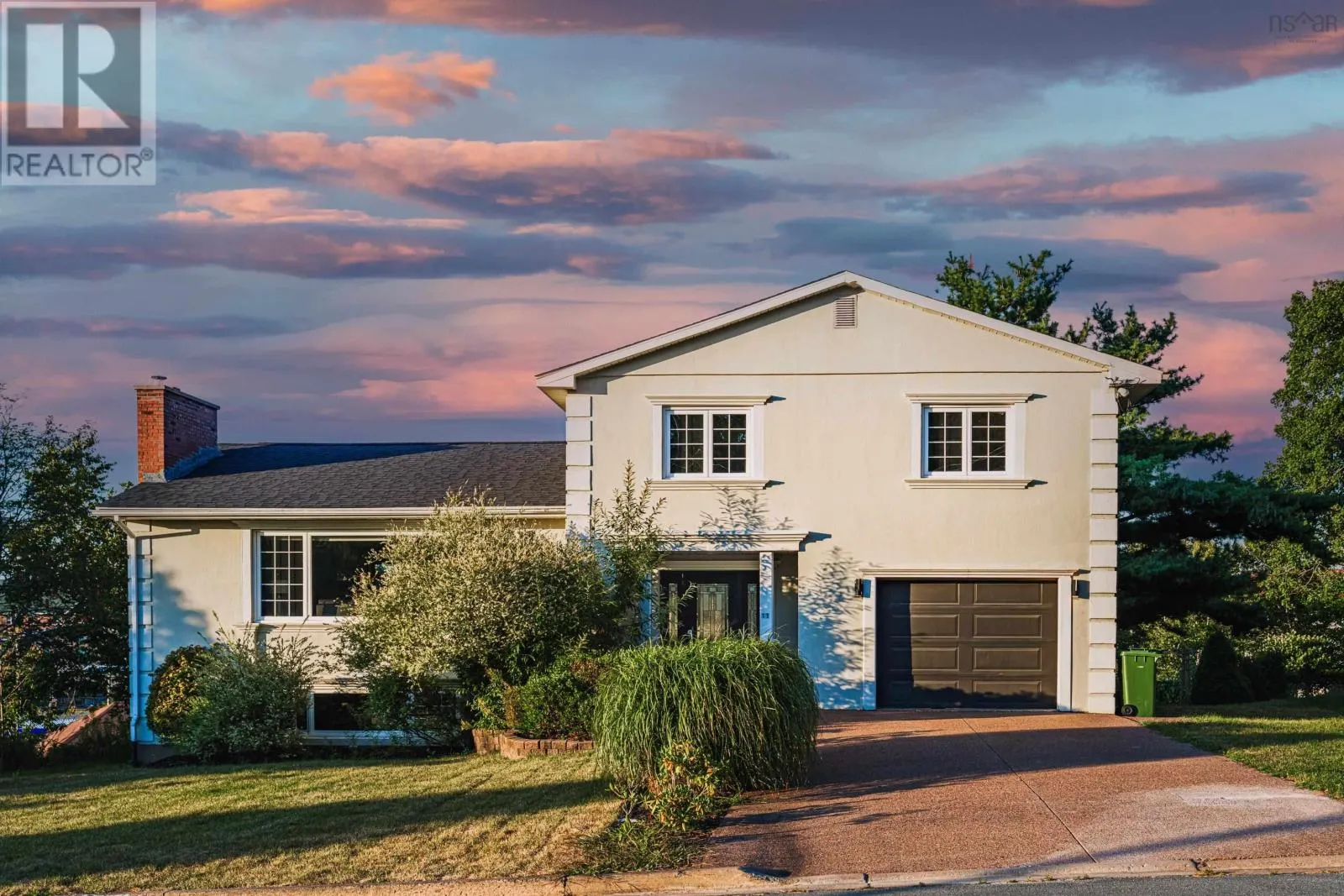 11 Laurentian Drive