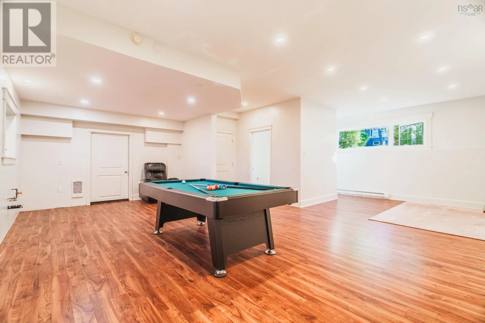 11 Laurentian Drive