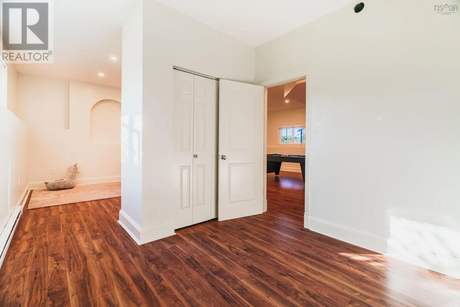 11 Laurentian Drive