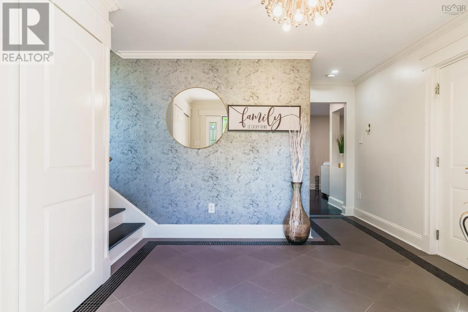 11 Laurentian Drive