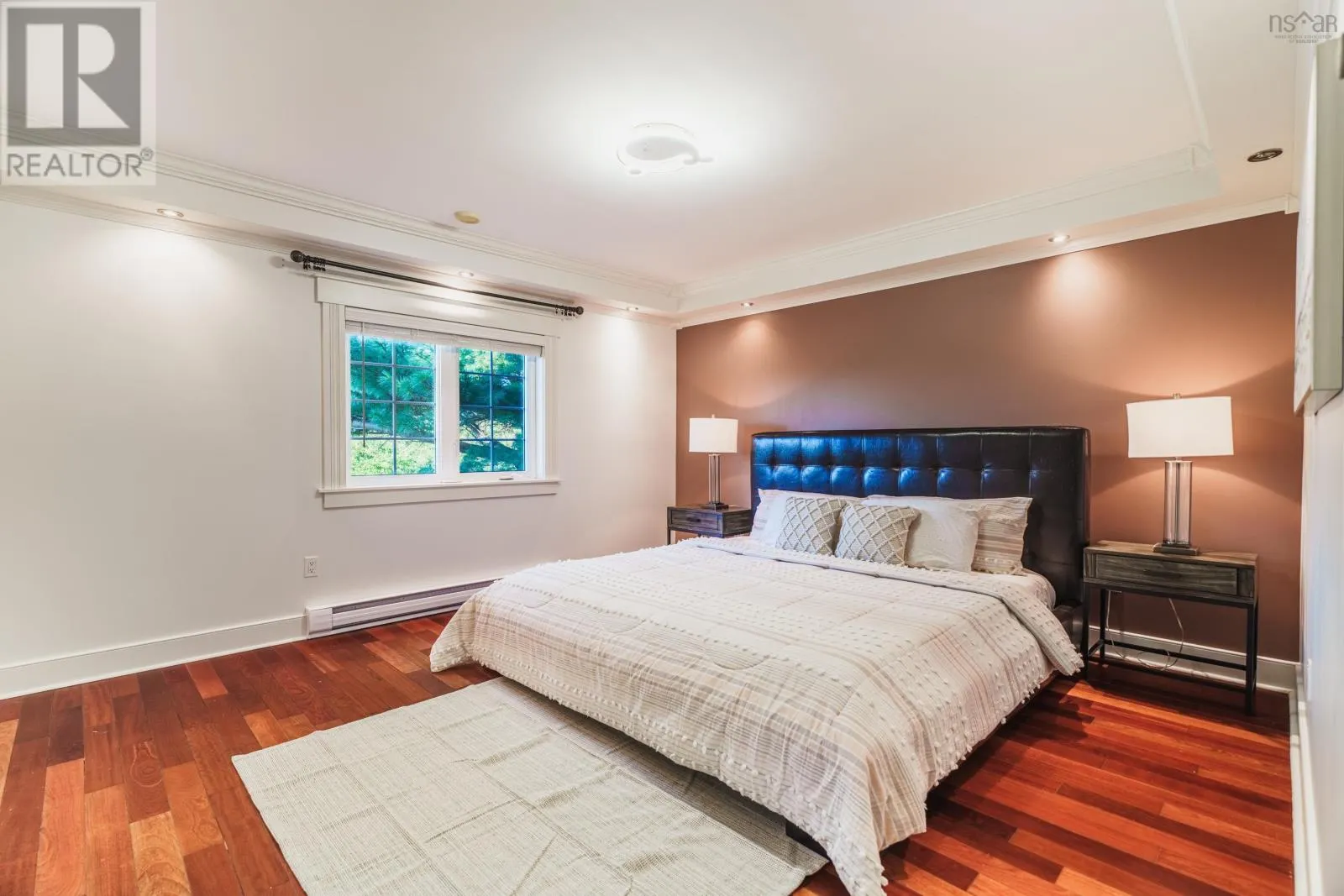 11 Laurentian Drive