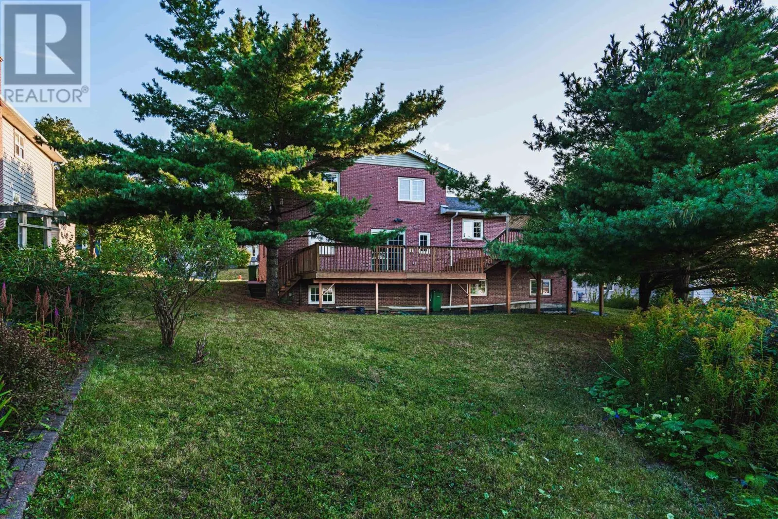 11 Laurentian Drive