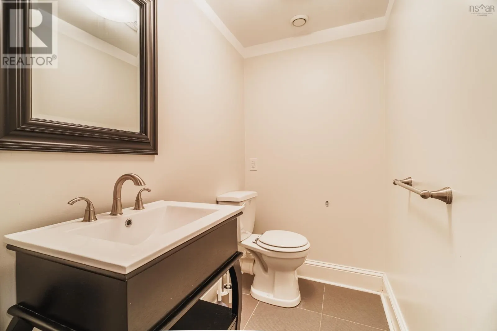 11 Laurentian Drive