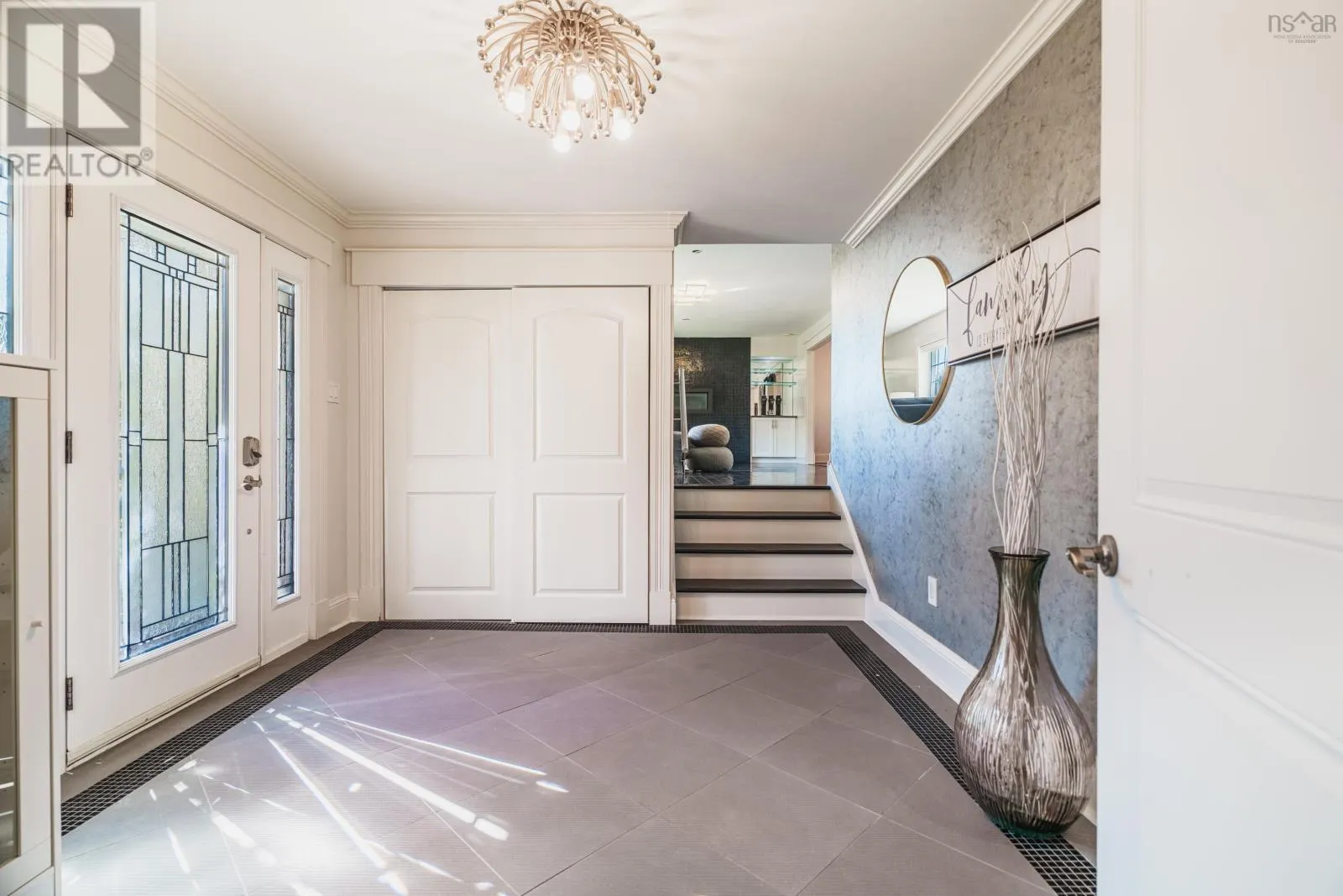 11 Laurentian Drive
