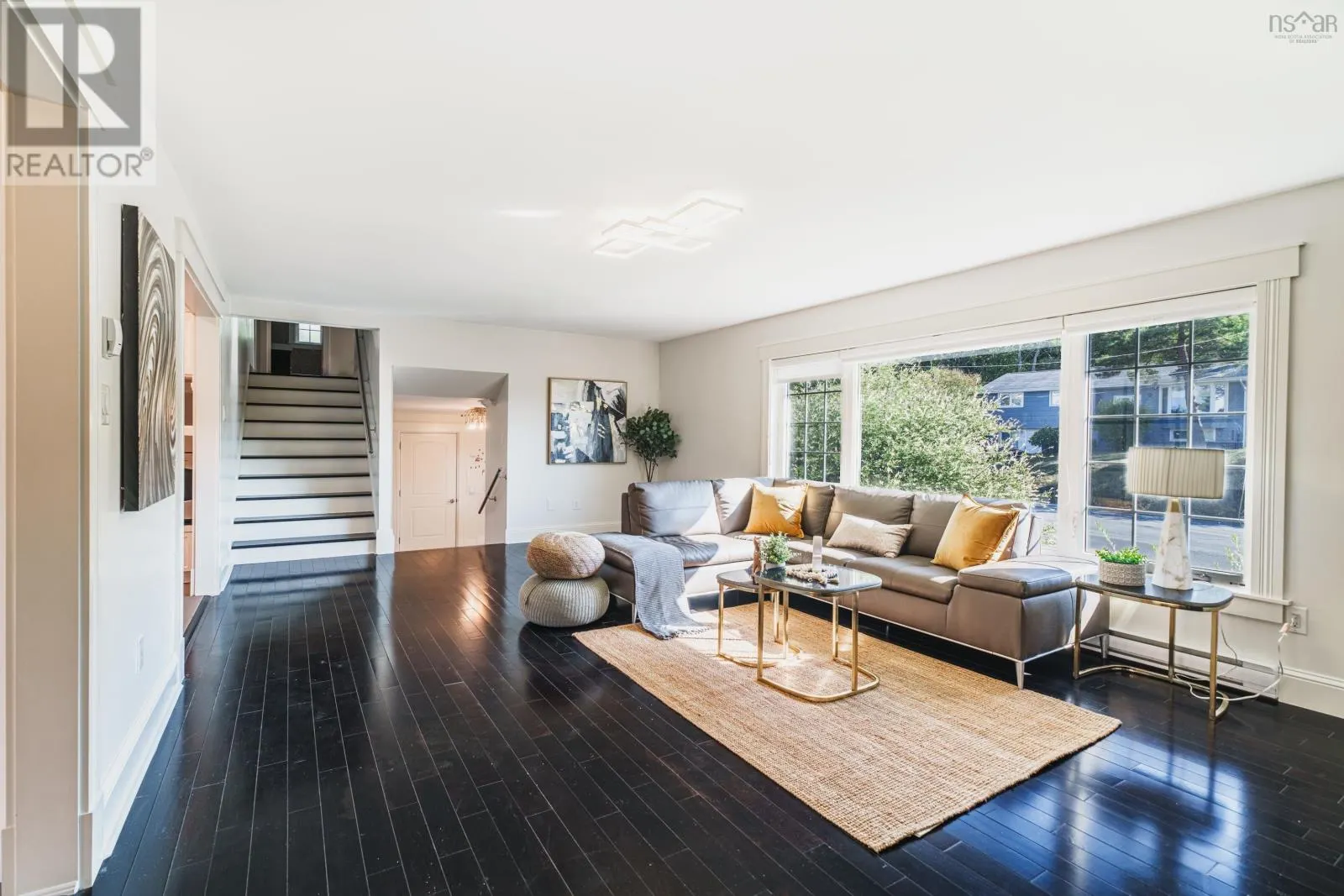 11 Laurentian Drive