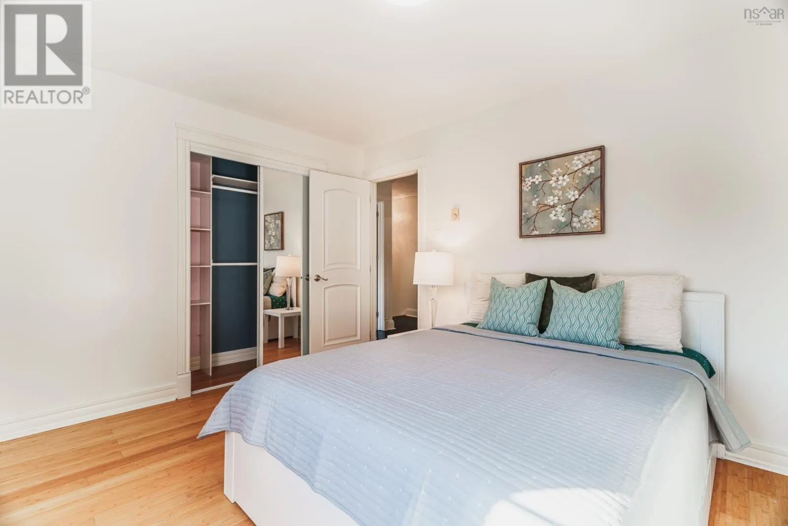 11 Laurentian Drive
