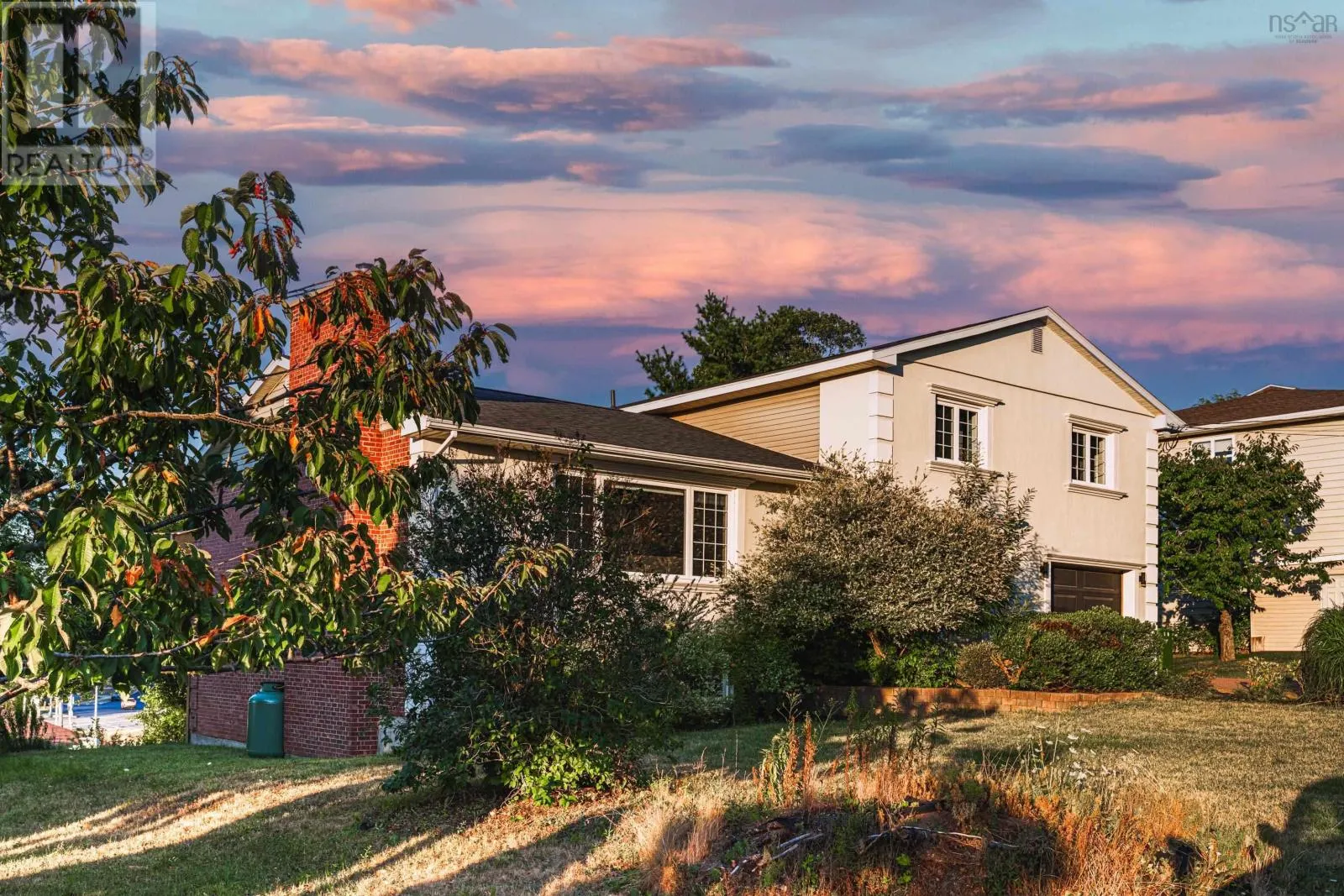 11 Laurentian Drive