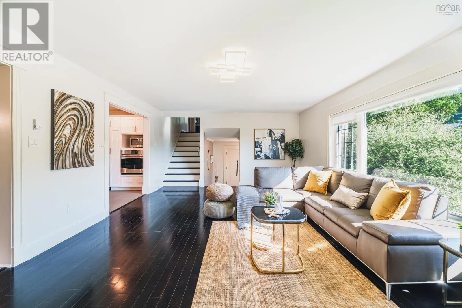 11 Laurentian Drive