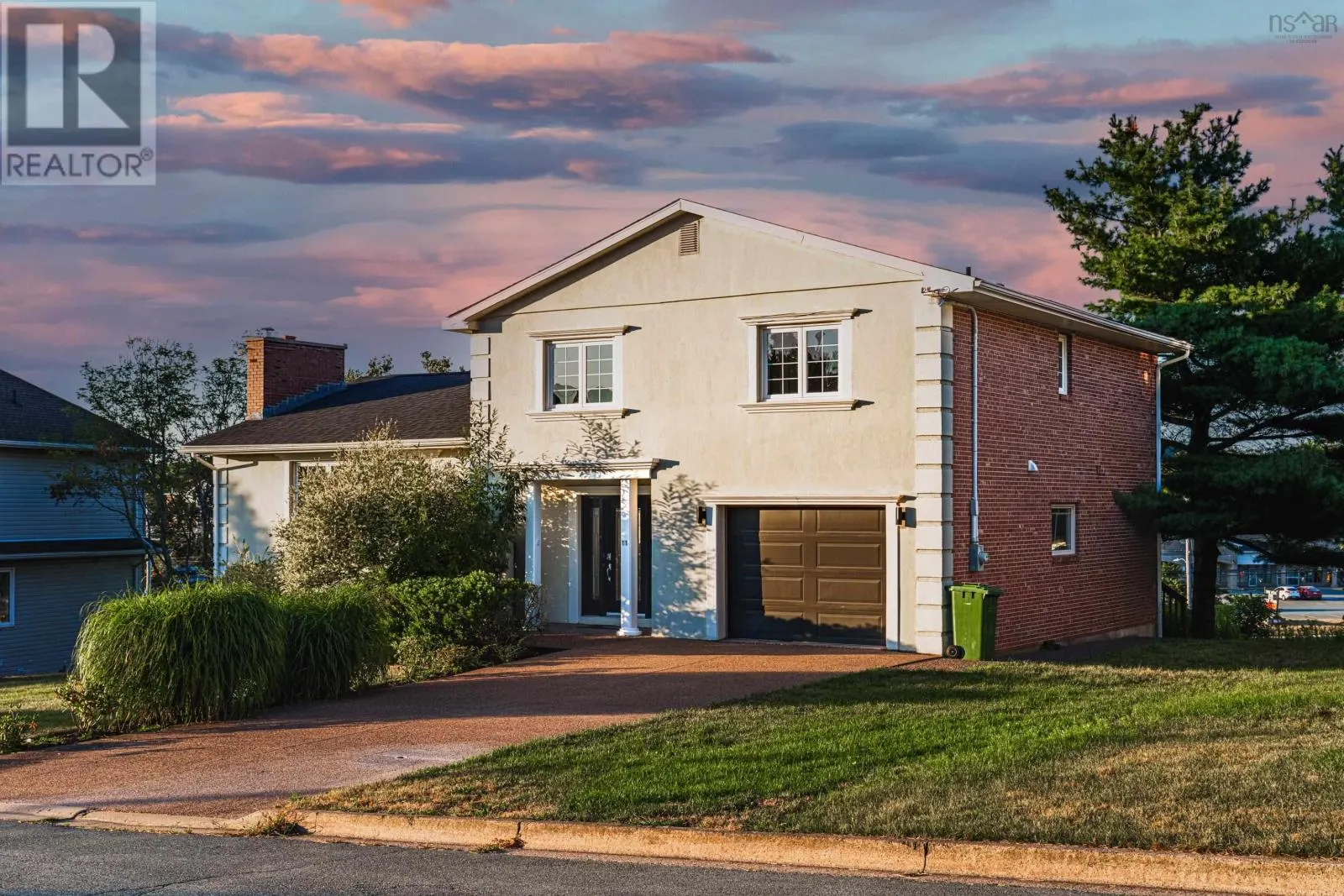 11 Laurentian Drive