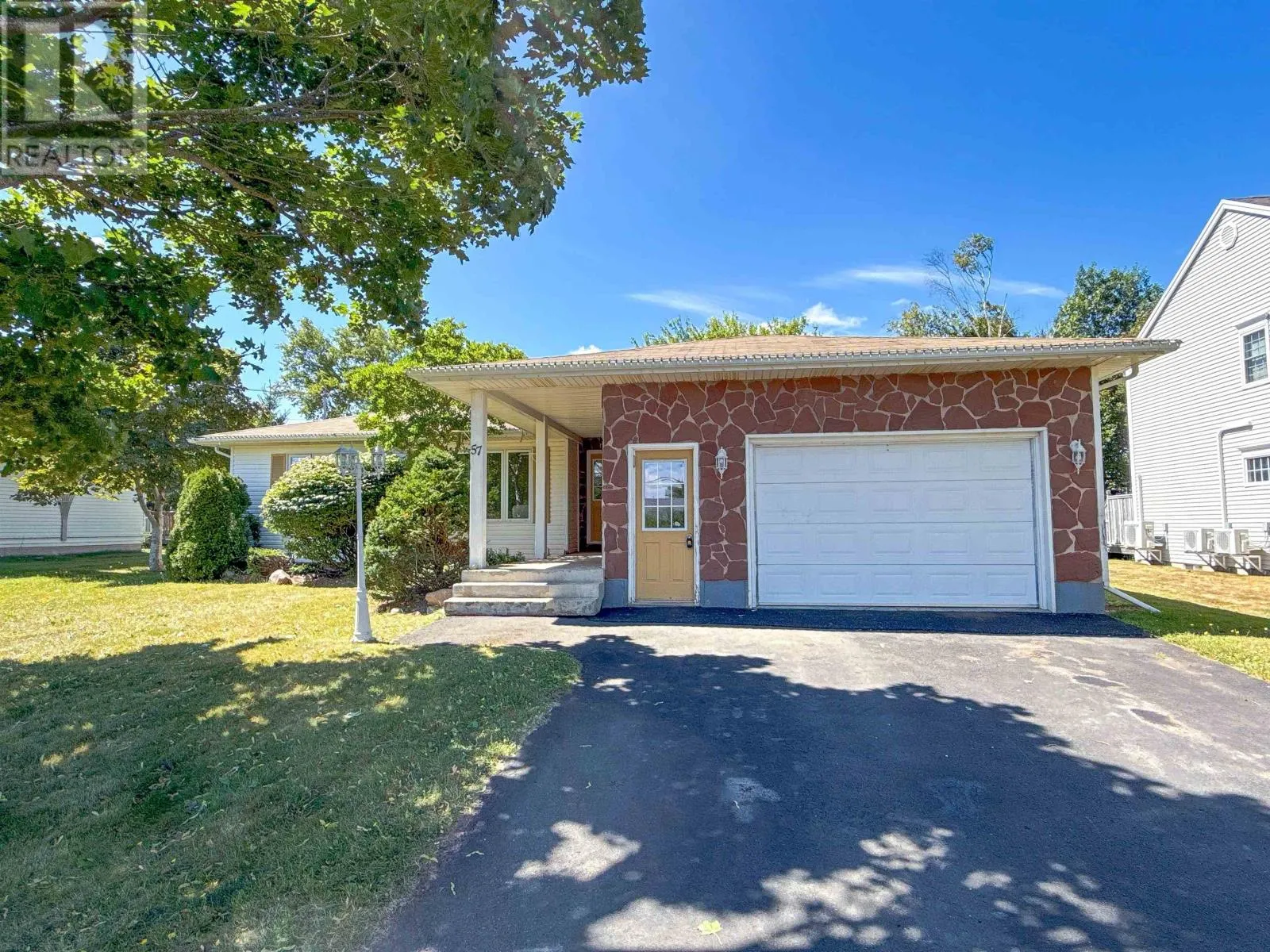 57 Lori-Dale Avenue