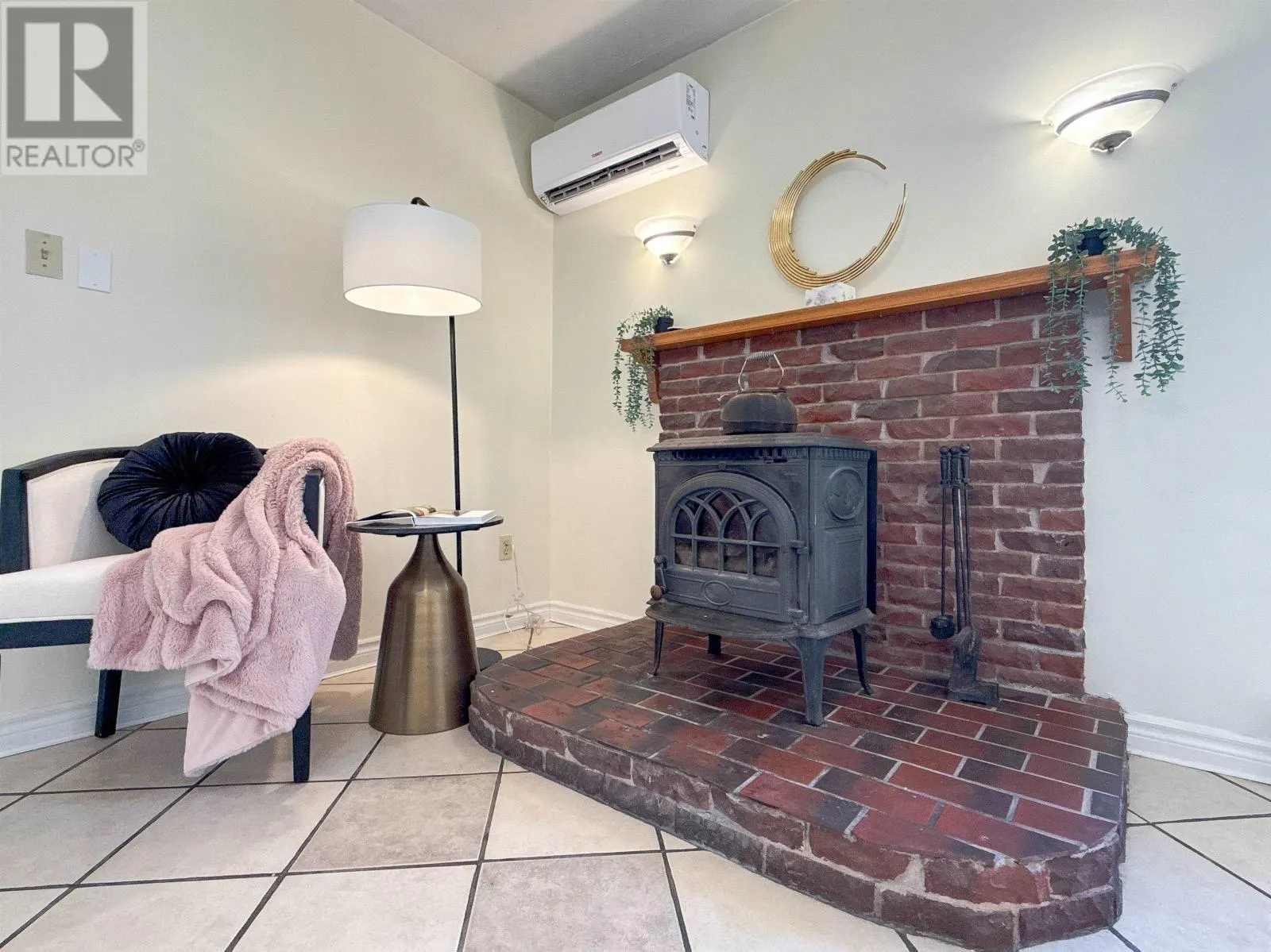 57 Lori-Dale Avenue